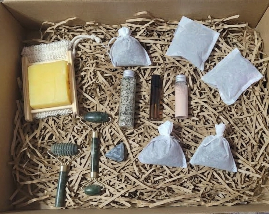 Invigorating botanical wellness box